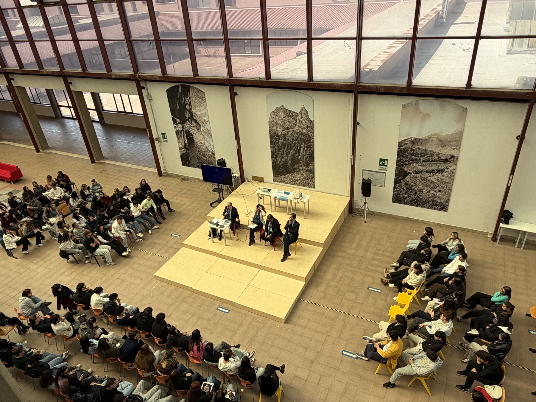 REFERENDUM: CONFRONTO TRA LE RAGIONI DEL SÌ E DEL NO